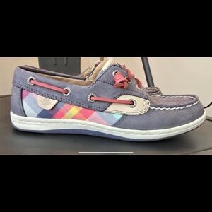 Stylish Sperry Boat Shoes - women’s size 6